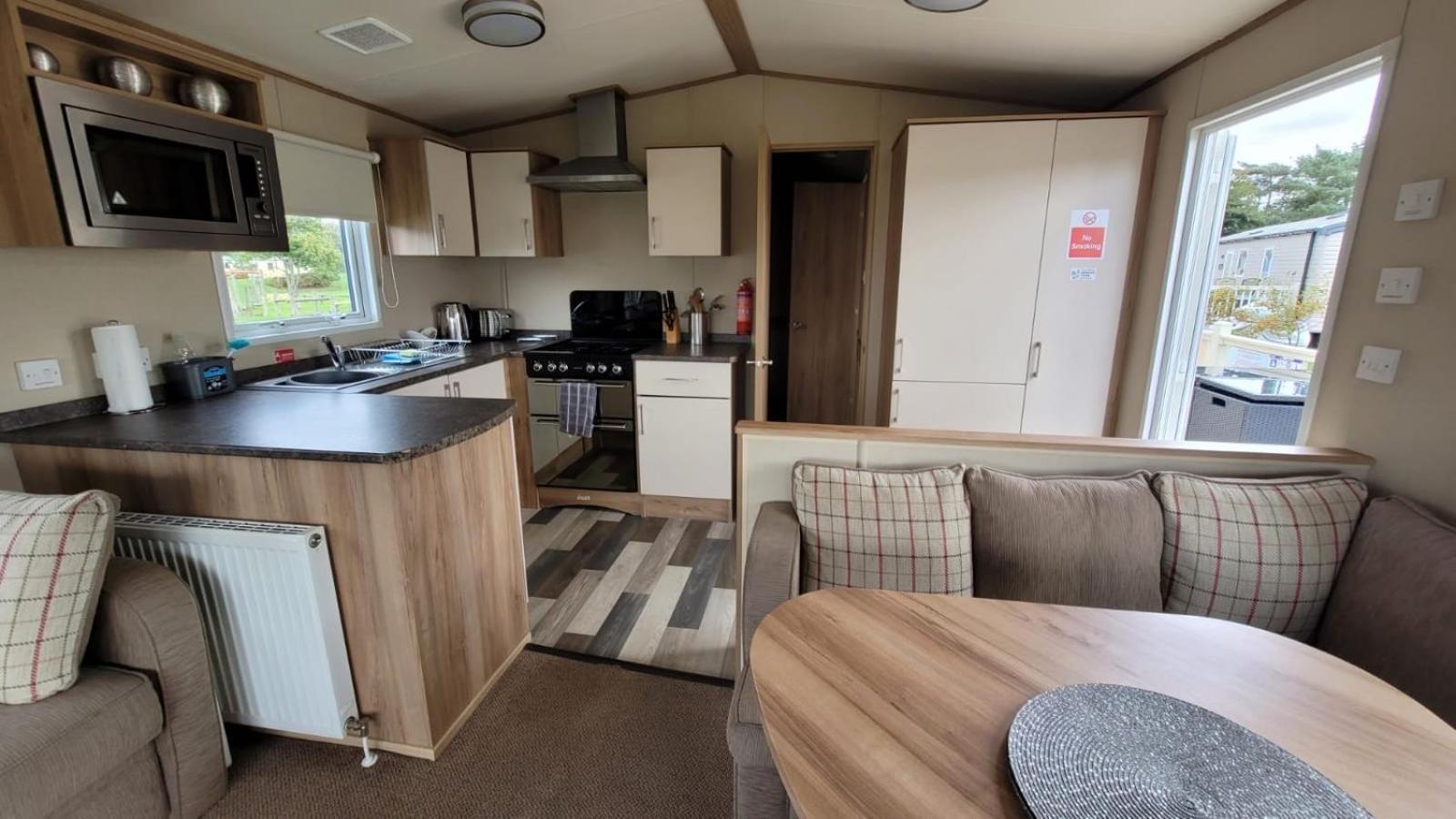 Tattershall Lakes Kingfisher Caravan 8 Berth With Hot Tub & Wifi Luaran gambar