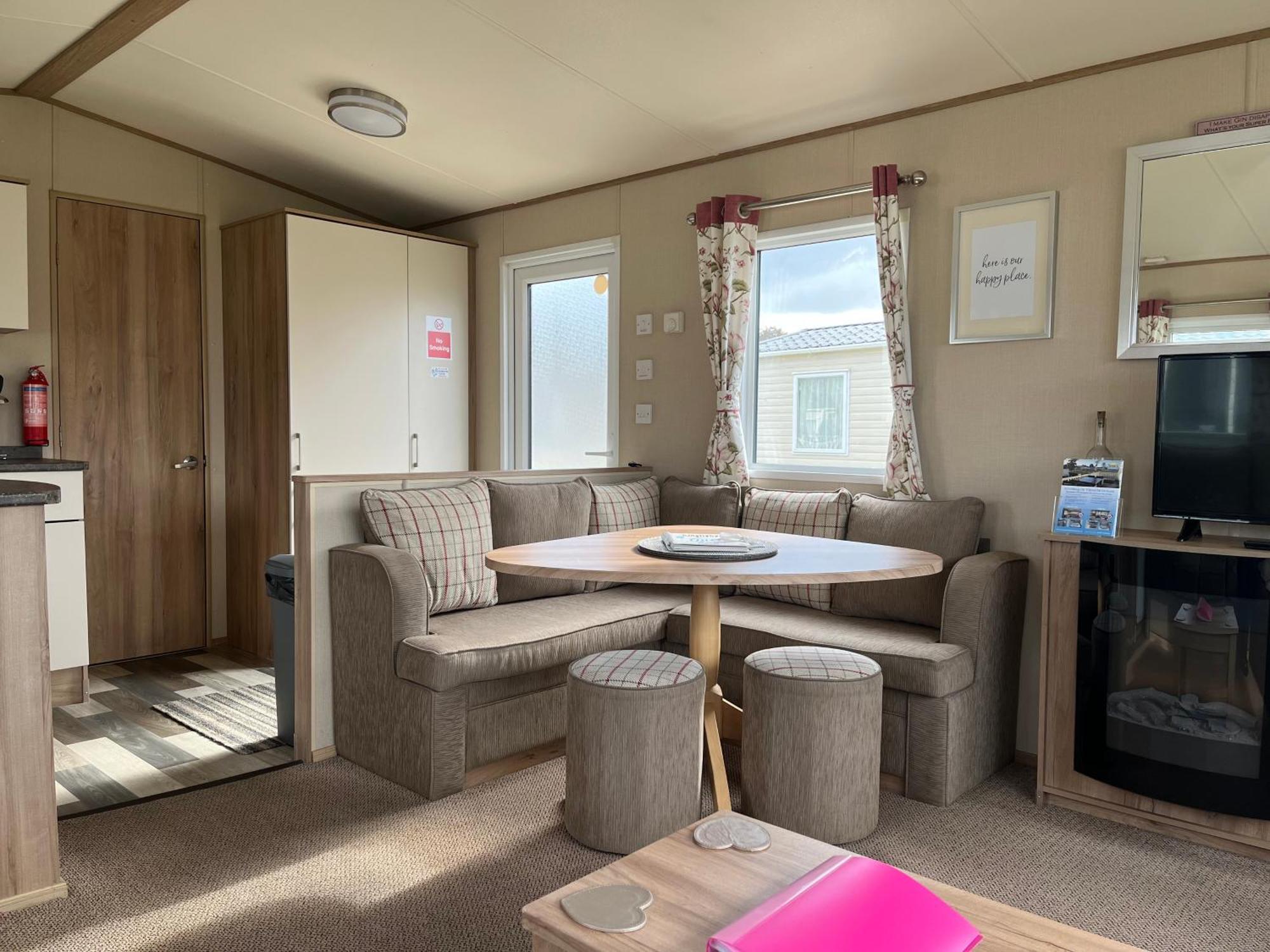 Tattershall Lakes Kingfisher Caravan 8 Berth With Hot Tub & Wifi Luaran gambar