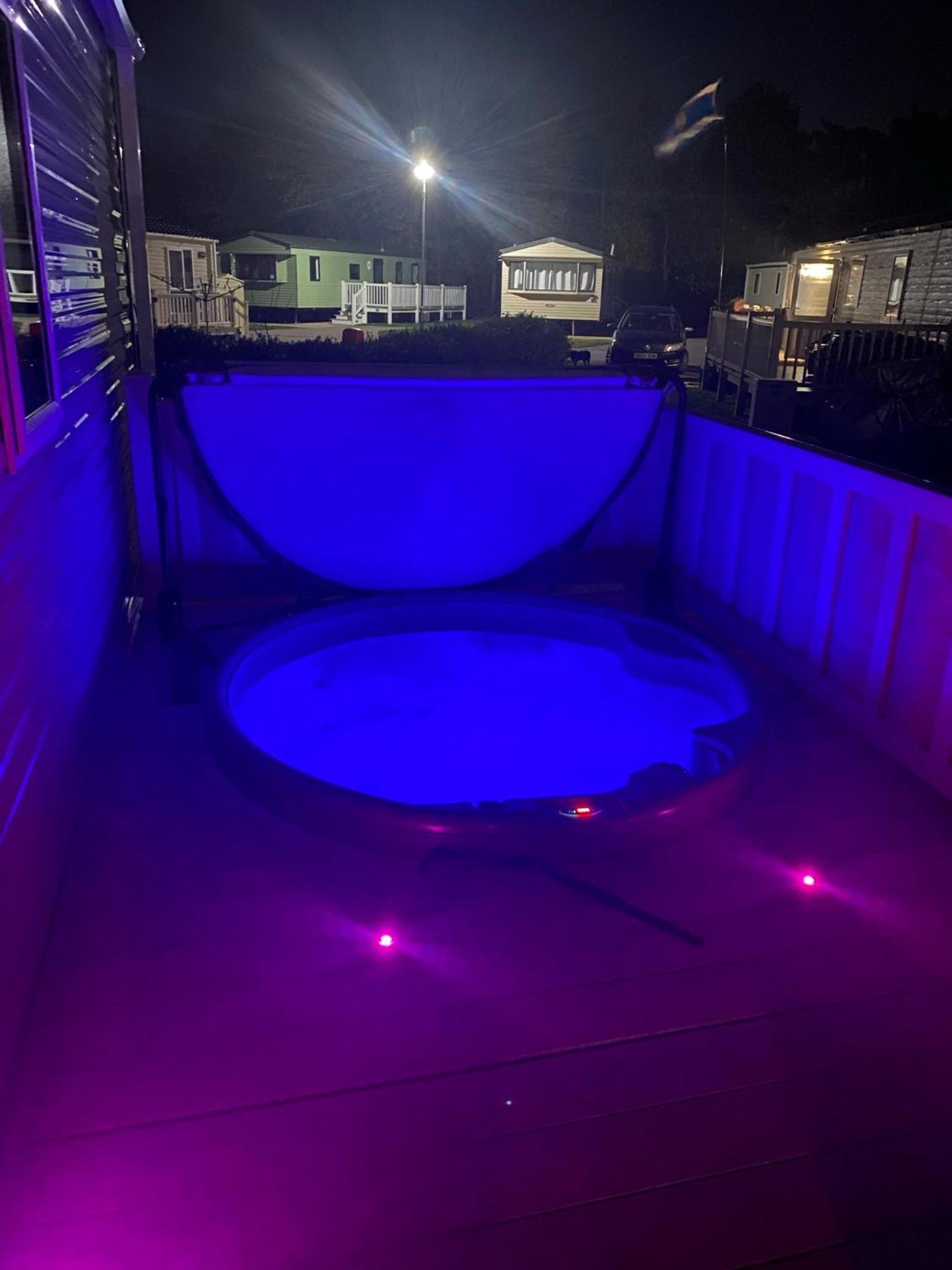 Tattershall Lakes Kingfisher Caravan 8 Berth With Hot Tub & Wifi Luaran gambar